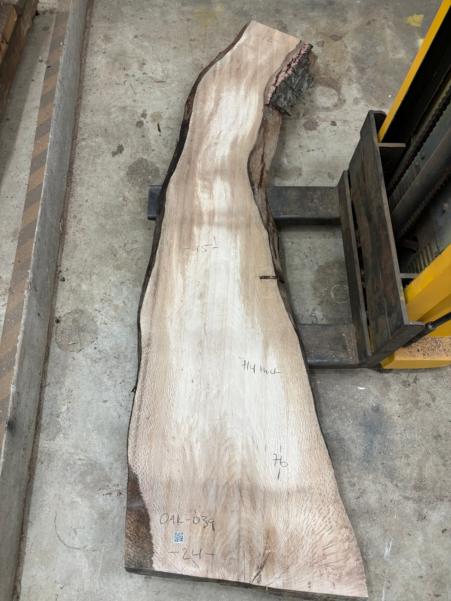 Live edge oak slab OAK-039